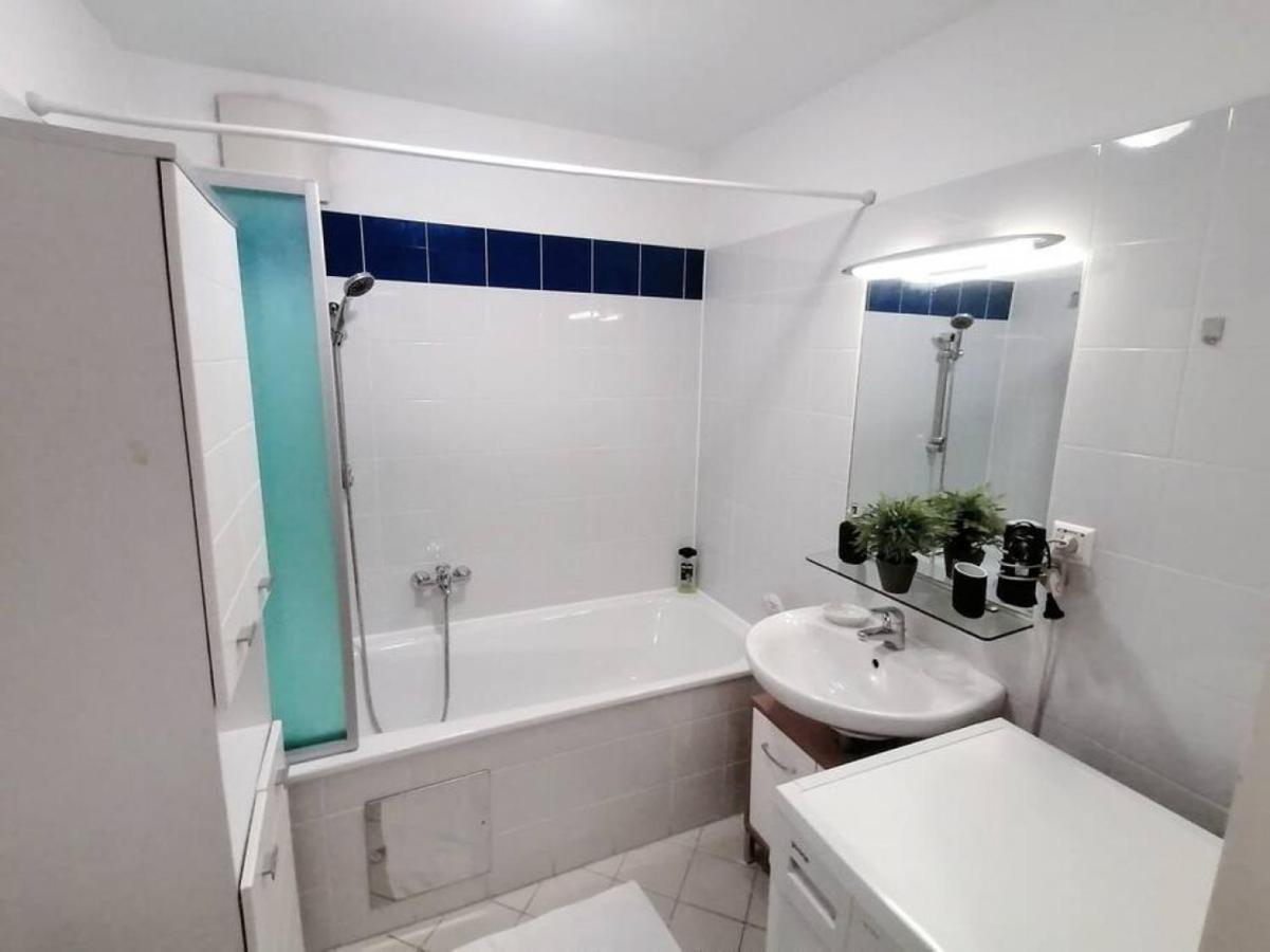 Nd Exquisites Wundervolles Ruhiges Terrassenapartment Mit Garage Vienna Esterno foto