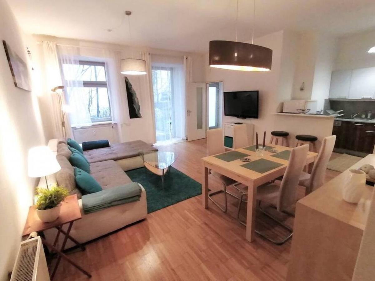 Nd Exquisites Wundervolles Ruhiges Terrassenapartment Mit Garage Vienna Esterno foto