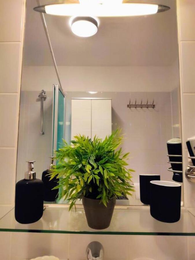 Nd Exquisites Wundervolles Ruhiges Terrassenapartment Mit Garage Vienna Esterno foto