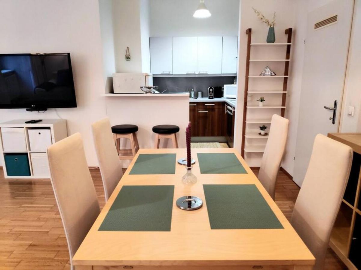 Nd Exquisites Wundervolles Ruhiges Terrassenapartment Mit Garage Vienna Esterno foto