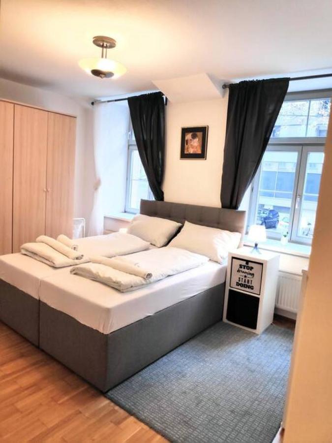 Nd Exquisites Wundervolles Ruhiges Terrassenapartment Mit Garage Vienna Esterno foto